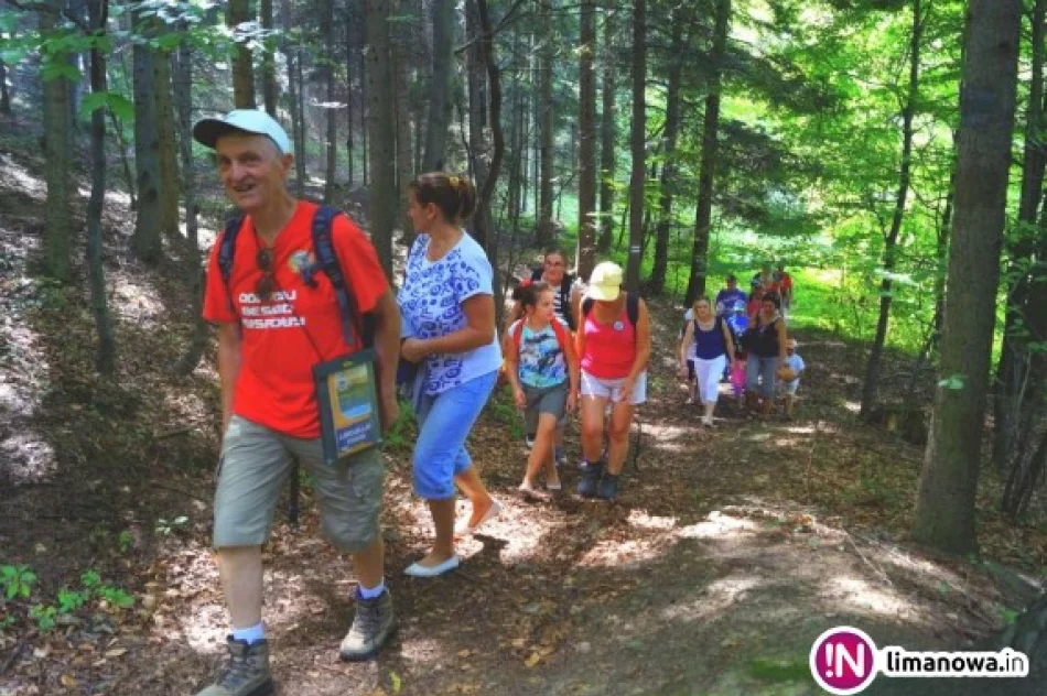 Turyści zdobyli Kostrzę, a w ten weekend wyjdą na Szczebel - zdjęcie 2