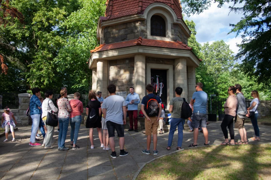 Odbył się X Spacer Historyczny po Limanowej. - zdjęcie 3