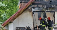 Pożar poddasza budynku. Strażacy znaleźli zwłoki - zdjęcie 2