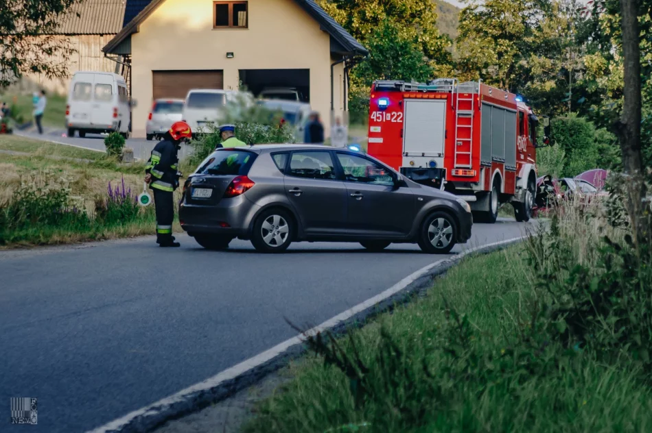 Groźnie wyglądające zderzenie dwóch aut - zdjęcie 5