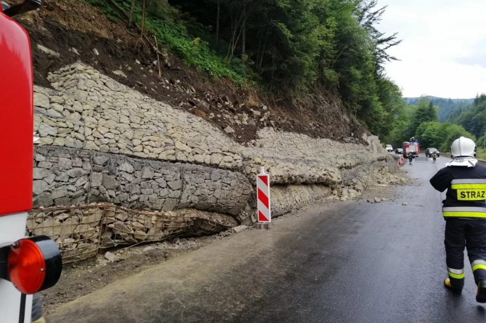 Nowy mur oporowy osunął się na jezdnię - zdjęcie 4