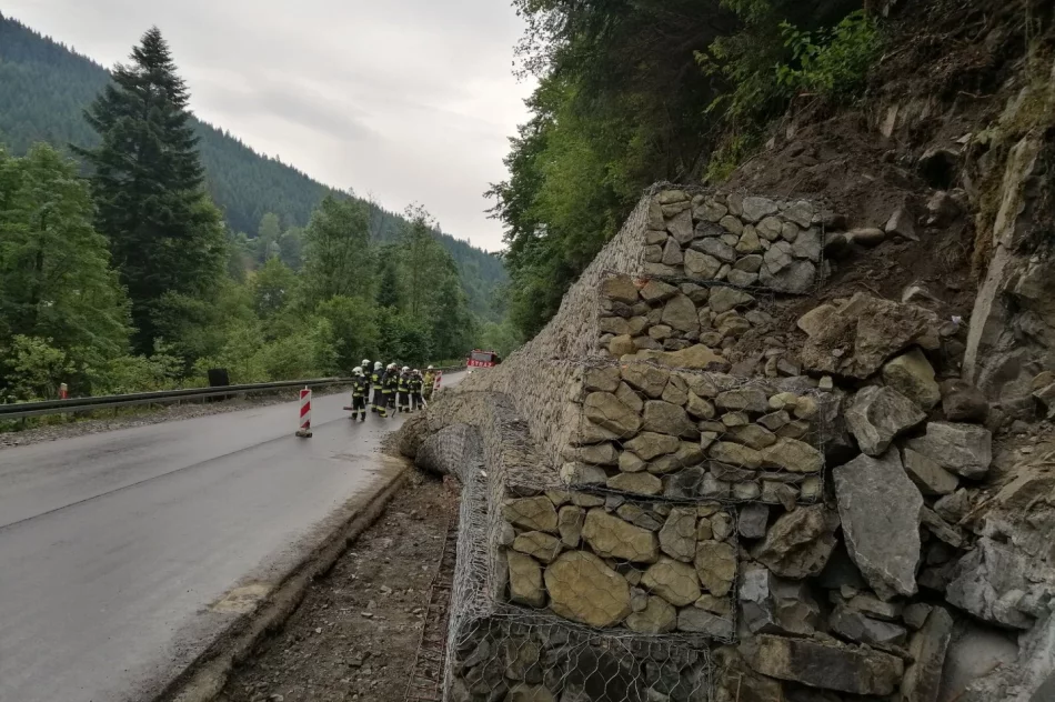 Nowy mur oporowy osunął się na jezdnię - zdjęcie 6