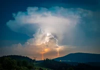 Wydano ostrzeżenie drugiego stopnia - uwaga na burze z gradem - zdjęcie główne