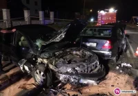 Zderzenie samochodów na drodze wojewódzkiej - zdjęcie główne