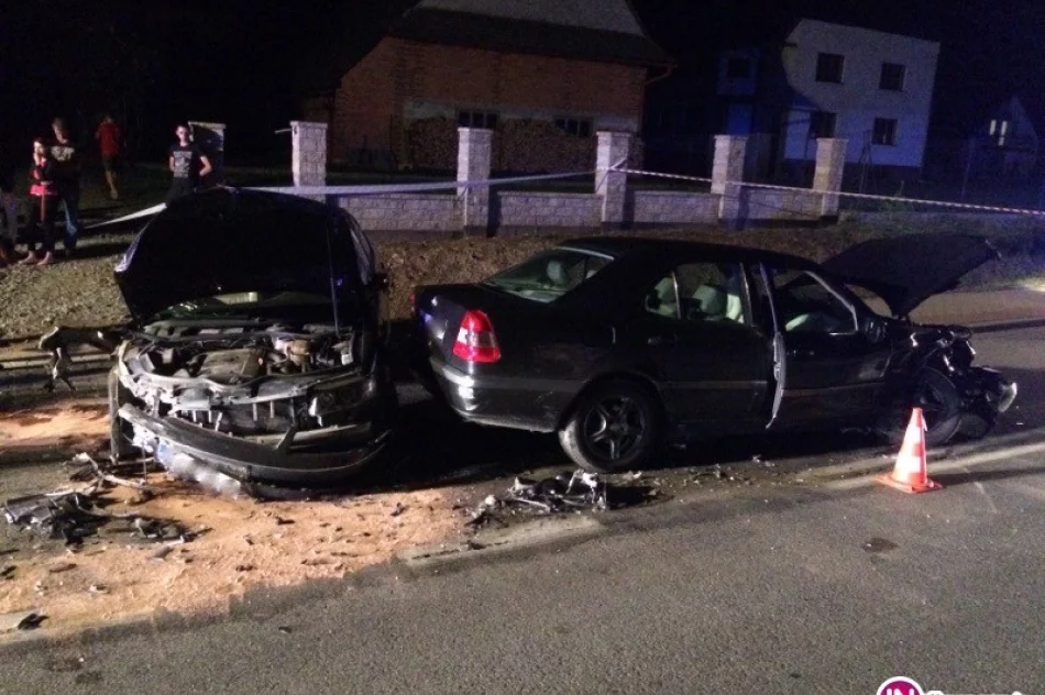 Zderzenie samochodów na drodze wojewódzkiej - zdjęcie 2