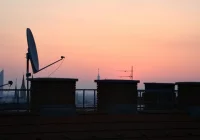 Dym i smród z kominów nawet w lecie. O sąsiadach kopcących śmieciami - zdjęcie główne