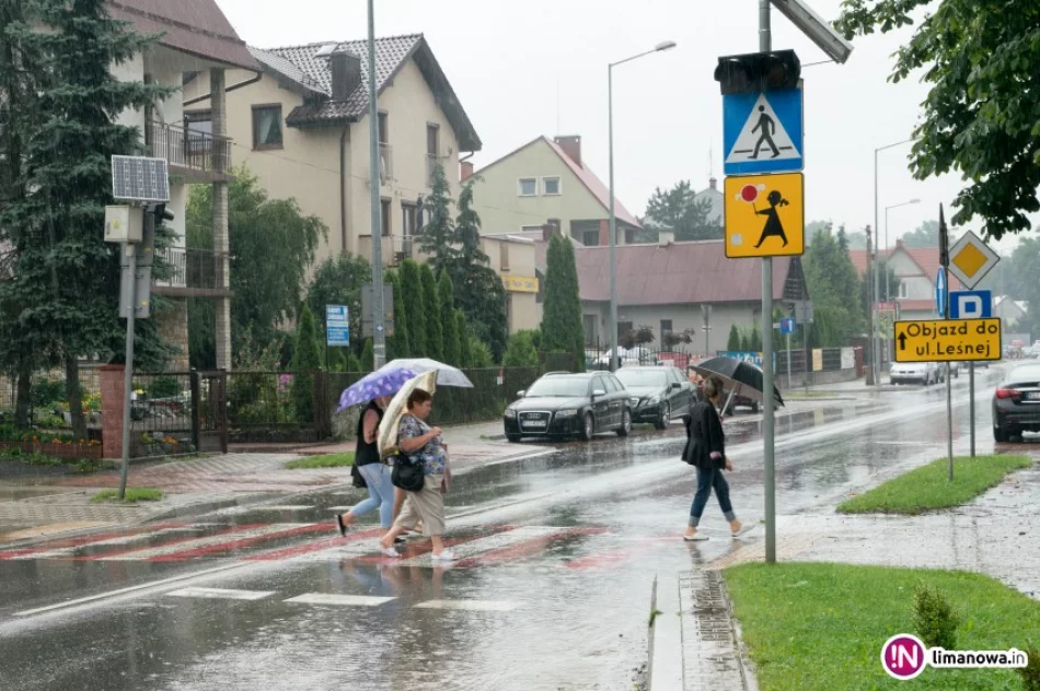 Zatkana studzienka problemem dla pieszych - zdjęcie 3