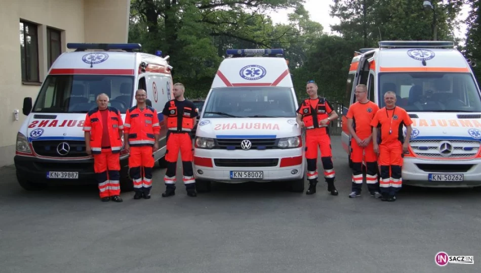 Sądeccy ratownicy  na krakowskich błoniach. W pełnej gotowości także straż pożarna i policja - zdjęcie 1