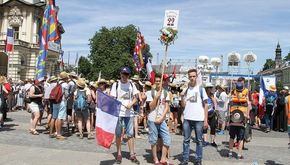 Na spotkanie z papieżem Franciszkiem zabrali sądecką gościnność - zdjęcie 1