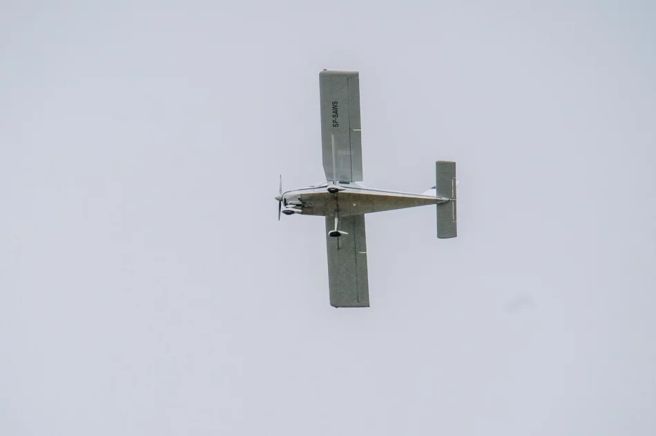 Ciemne chmury nie odstraszyły 700 gości i dwóch statków powietrznych - zdjęcie 13