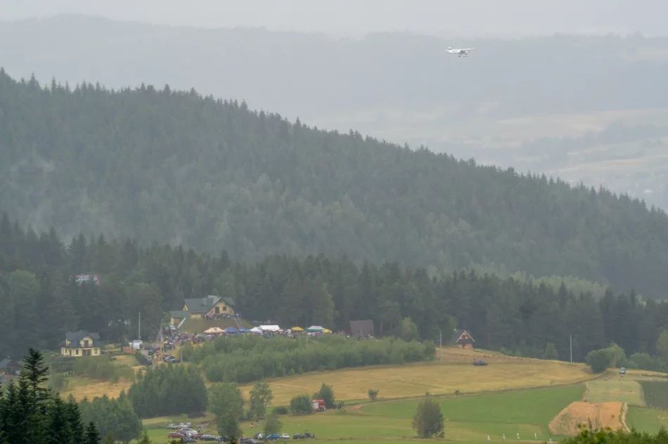 Ciemne chmury nie odstraszyły 700 gości i dwóch statków powietrznych - zdjęcie 18