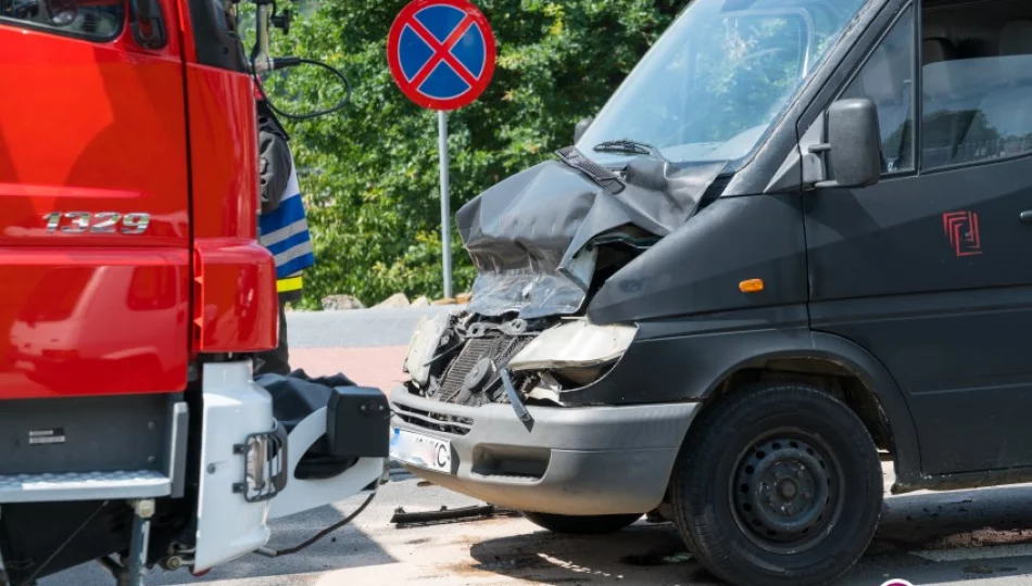 Kolizja samochodów dostawczych - zdjęcie 1