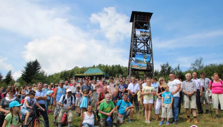 Turyści dopisali podczas niedzielnej wędrówki - zdjęcie 1