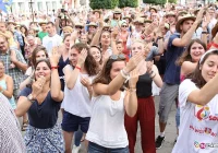 Nowy Sącz  śpiewał i tańczył razem z Golec uOrkiestra! - zdjęcie główne