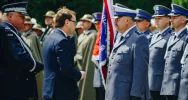 Wyróżnienia, odznaczenia i awanse limanowskich policjantów - zdjęcie 3