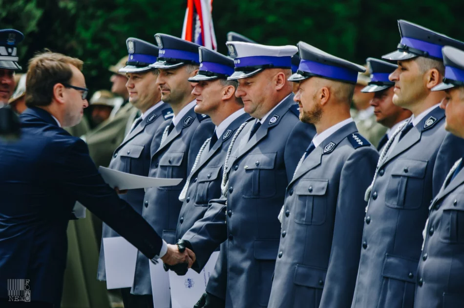 Wyróżnienia, odznaczenia i awanse limanowskich funkcjonariuszy - zdjęcie 16