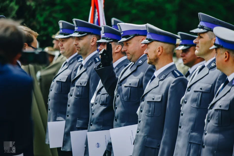 Wyróżnienia, odznaczenia i awanse limanowskich funkcjonariuszy - zdjęcie 17