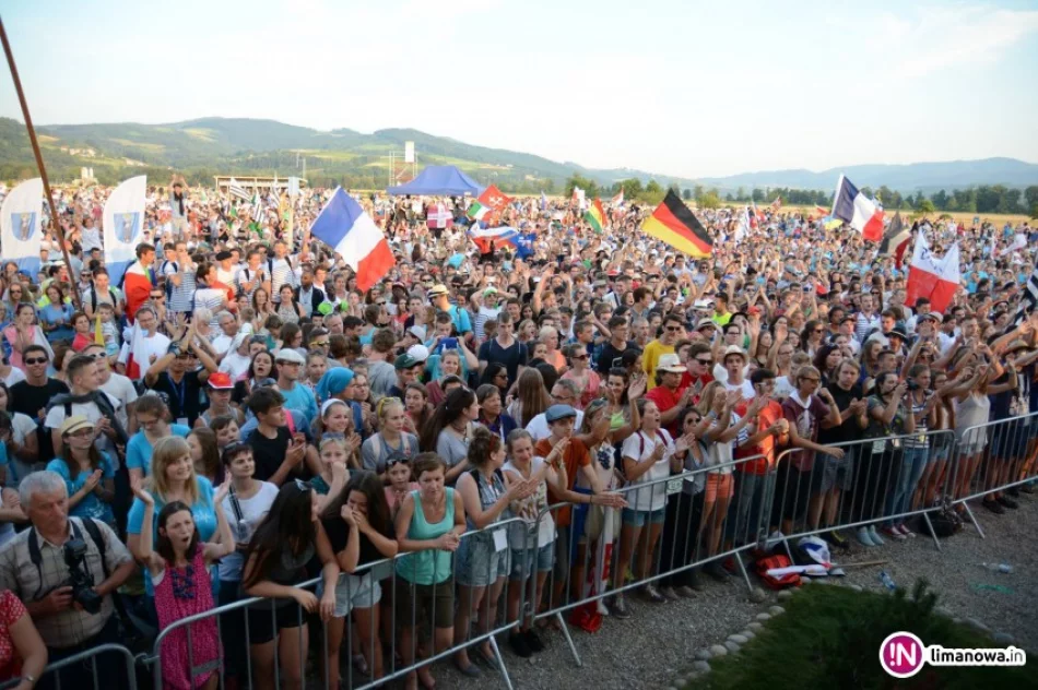 Wszyscy uczestnicy Tygodnia Misyjnego modlili się przy Papieskim Ołtarzu (wideo) - zdjęcie 2
