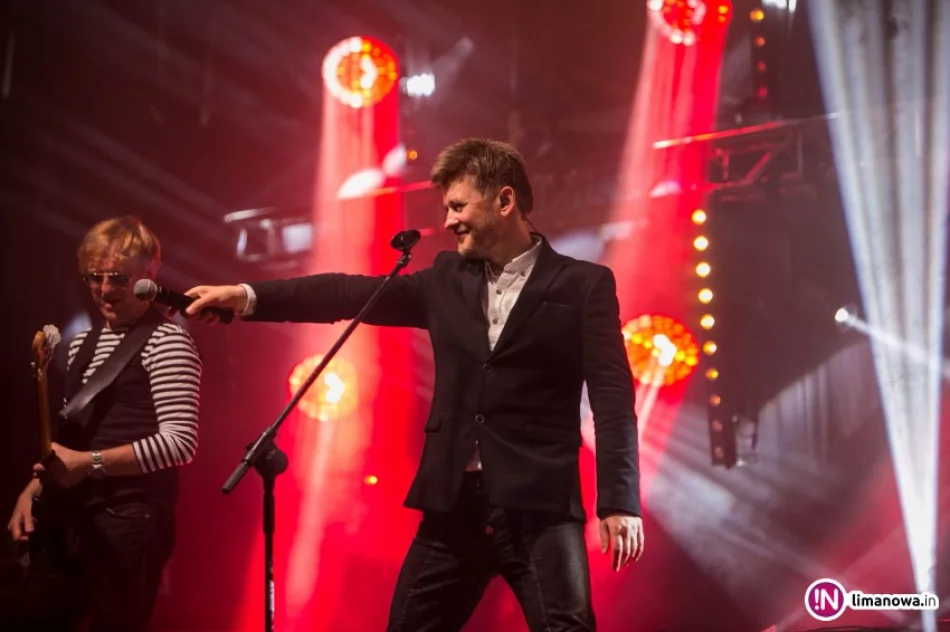 Legenda polskiej sceny synthpopowej na scenie w Limanowej (wideo) - zdjęcie 2