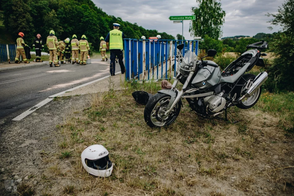 Ciężkie obrażenia motocyklisty, kierowcy Opla zatrzymano prawo jazdy - zdjęcie 8