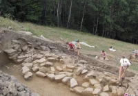 Kamienny mur sprzed 3,5 tys. lat odsłania kolejne tajemnice - zdjęcie główne