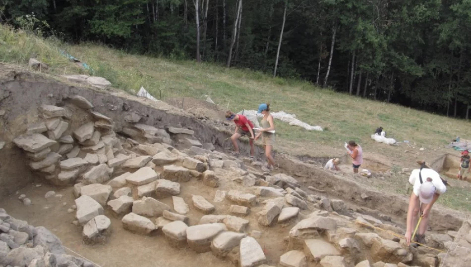 Kamienny mur sprzed 3,5 tys. lat odsłania kolejne tajemnice - zdjęcie 1