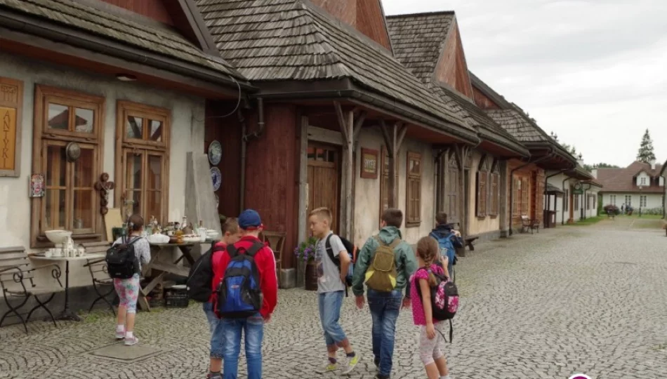 Podopieczni świetlic na wycieczce w skansenie - zdjęcie 1