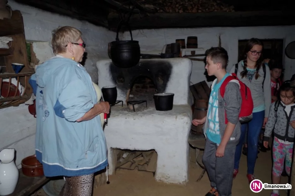 Podopieczni świetlic na wycieczce w skansenie - zdjęcie 2