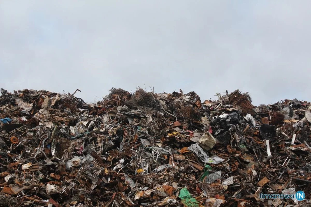 Kolejna podwyżka stawek za śmieci - to aż 25 lub 40 zł miesięcznie od osoby