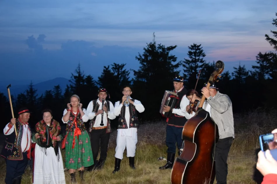 Nocny złaz turystyczny na Ćwilinie - zdjęcie 8