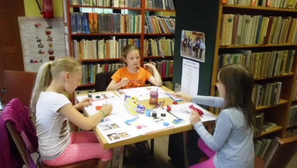 Wakacyjne spotkania w bibliotece - zdjęcie 1