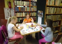 Wakacyjne spotkania w bibliotece - zdjęcie główne