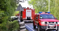 Samochód wypadł z jezdni. Pięć osób, w tym roczne dziecko, trafiło do szpitala - zdjęcie 2