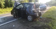 Zderzenie samochodów, jedna osoba trafiła do szpitala - zdjęcie 3