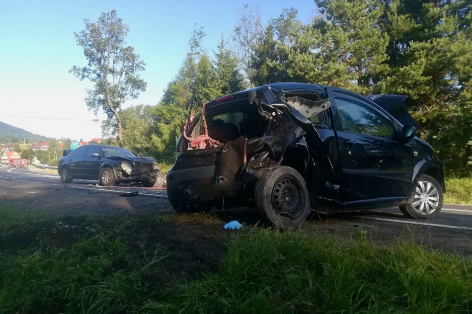 Zderzenie samochodów, jedna osoba trafiła do szpitala - zdjęcie 6