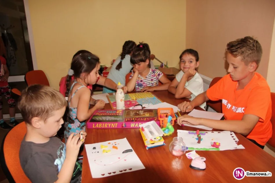 Świetlica w kulinarnej odsłonie. 40 dzieci piekło pizzę - zdjęcie 3