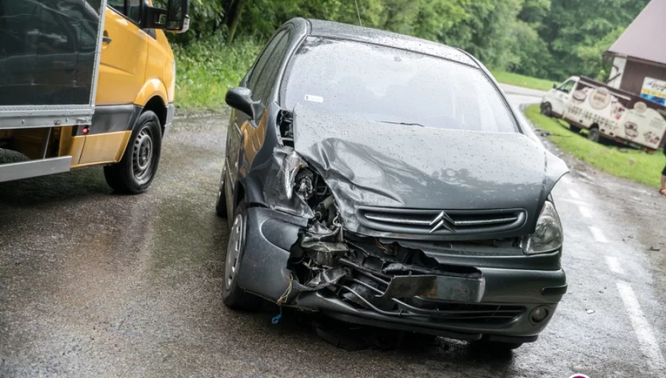 Citroen zderzył się z dostawczym Volkswagenem - zdjęcie 1