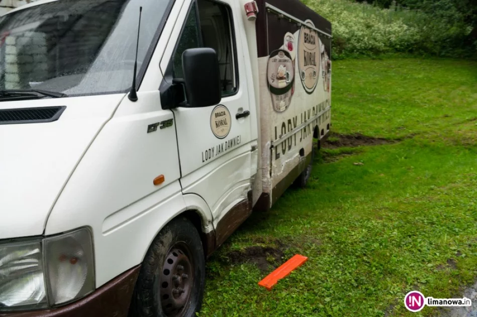 Citroen zderzył się z dostawczym Volkswagenem - zdjęcie 3