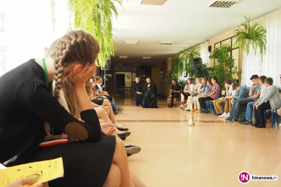 Szkoła tętni życiem nawet w czasie wakacji - zdjęcie 4