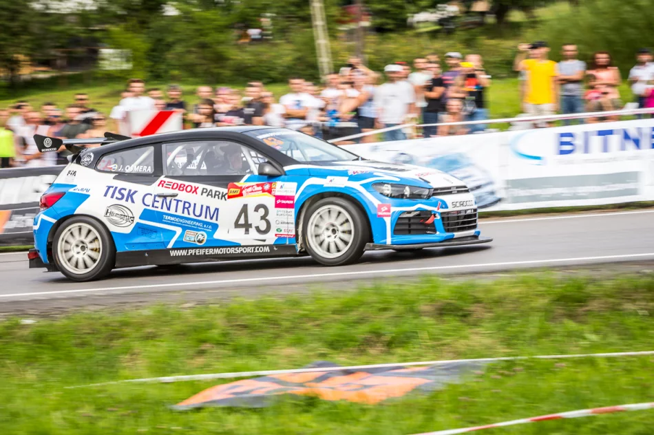 Dwa dni zmagań najlepszych kierowców na trasie Wyścigu Górskiego - Przełęcz pod Ostrą - zdjęcie 2