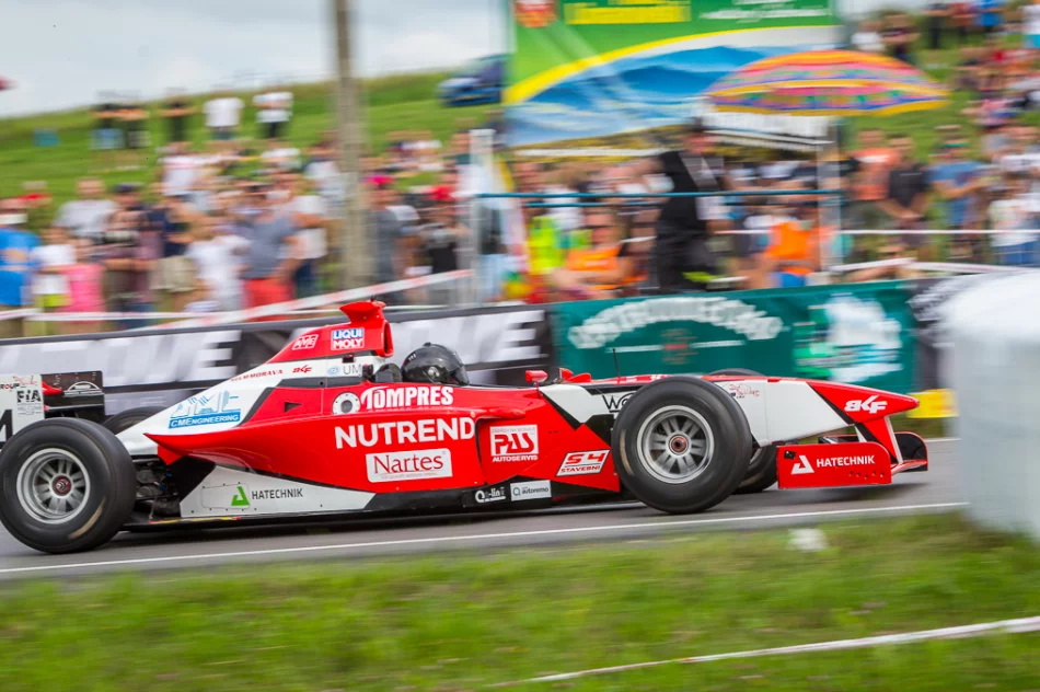 Dwa dni zmagań najlepszych kierowców na trasie Wyścigu Górskiego - Przełęcz pod Ostrą - zdjęcie 9