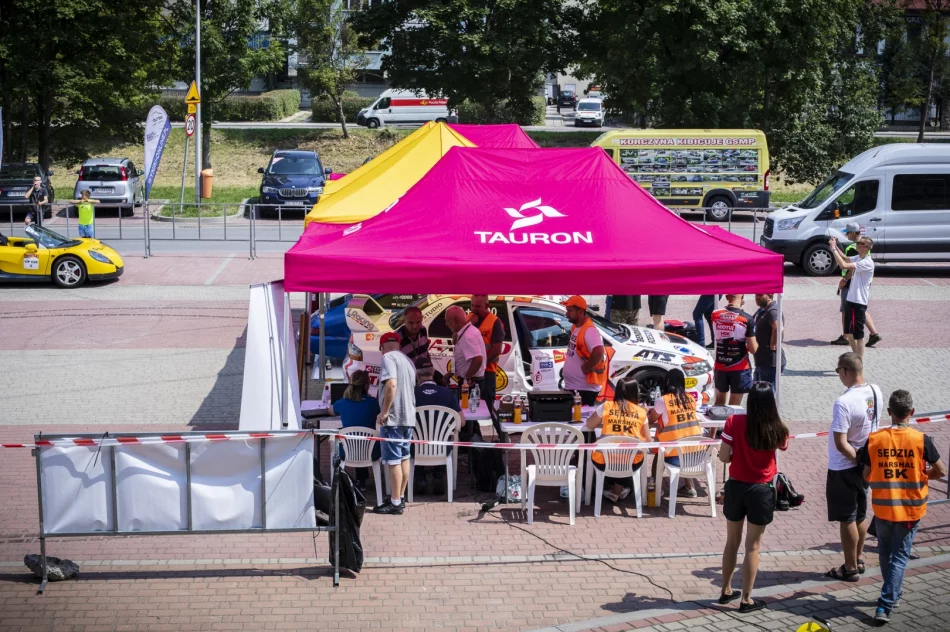 MISTRZOWIE POLSKI I EUROPY NA TRASIE 11. WYŚCIGU GÓRSKIEGO LIMANOWA-PRZEŁĘCZ POD OSTRĄ - zdjęcie 2