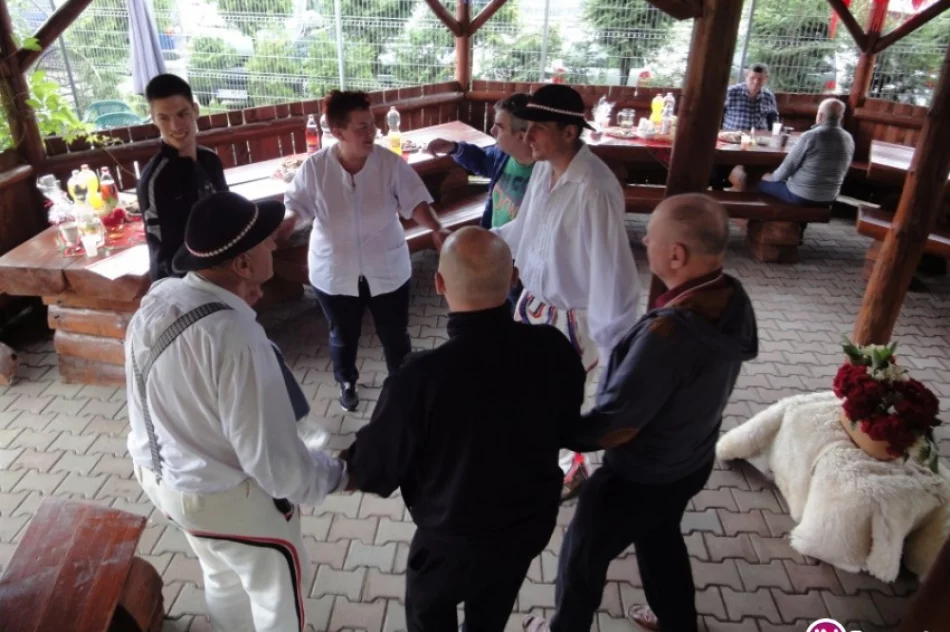 Pensjonariusze zaśpiewali 'na góralską nutę' - zdjęcie 2