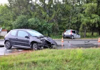 Peugeot zderzył się z Fiatem. Sprawca kolizji ukarany mandatem - zdjęcie główne