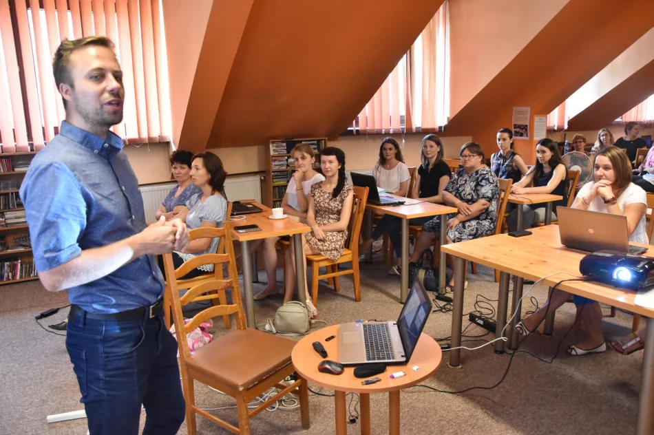 „Narzędzia umożliwiające tworzenie materiałów promocyjnych w bibliotekach” - zdjęcie 2