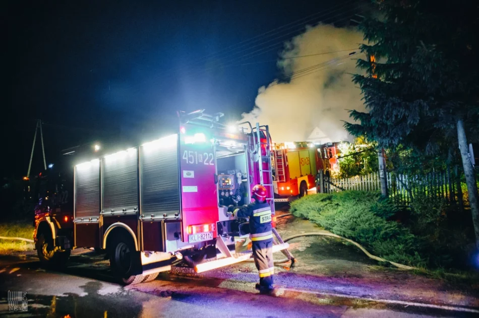 114 strażaków gasiło pożar budynku. Straty opiewają na 580 tys. zł - zdjęcie 7