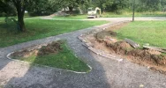Odebrana i rozliczona inwestycja jest właśnie poprawiana. Alejki węższe, niż zakładał projekt - zdjęcie 3