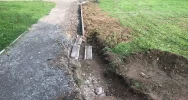 Odebrana i rozliczona inwestycja jest właśnie poprawiana. Alejki węższe, niż zakładał projekt - zdjęcie 4