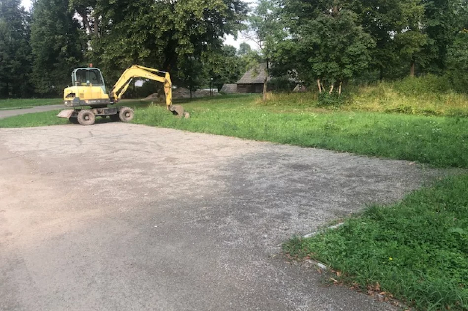 Odebrana i rozliczona inwestycja jest właśnie poprawiana. Alejki węższe, niż zakładał projekt - zdjęcie 6