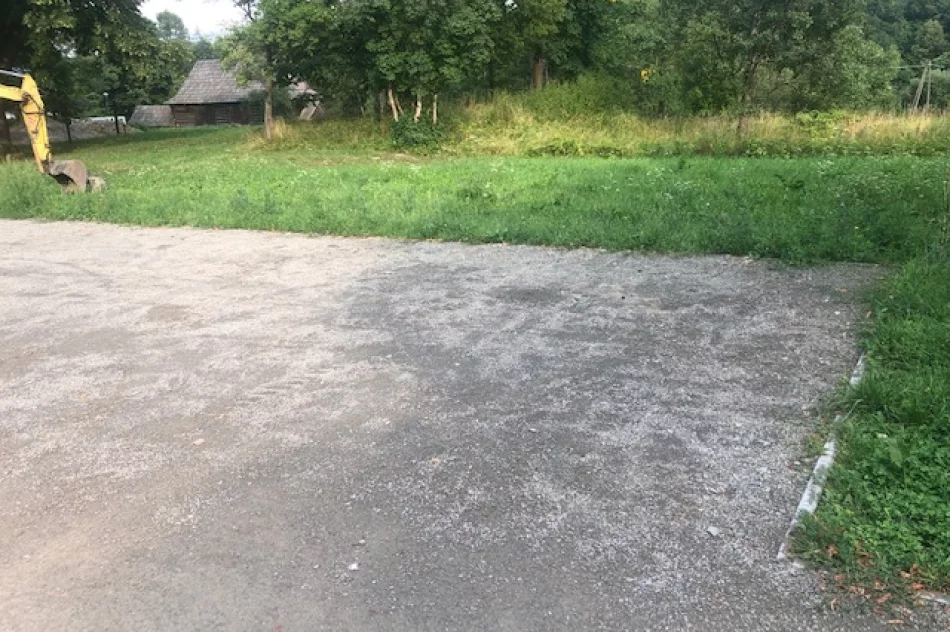 Odebrana i rozliczona inwestycja jest właśnie poprawiana. Alejki węższe, niż zakładał projekt - zdjęcie 7